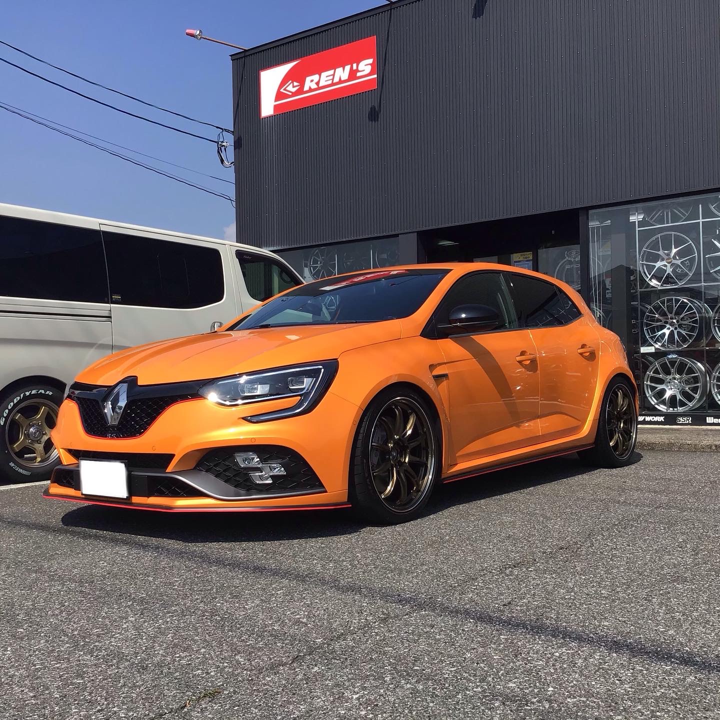 ルノーメガーヌRS ✖️ WORK エモーション | カーショップレンズは長浜
