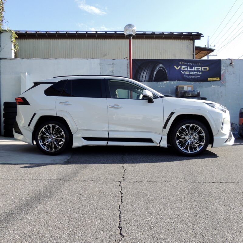 RAV4 × RAYS ベルサス トリアイナ | カーショップレンズは長浜市の