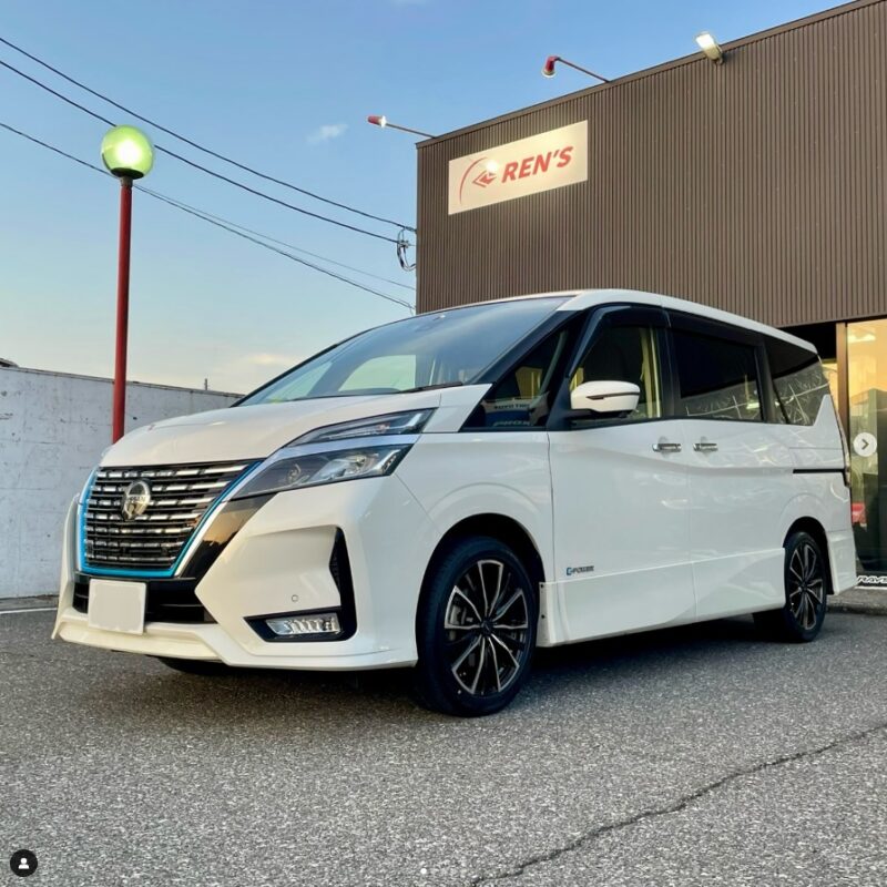 日産 セレナ ホットスタッフ クロノスCH110 | カーショップレンズは 