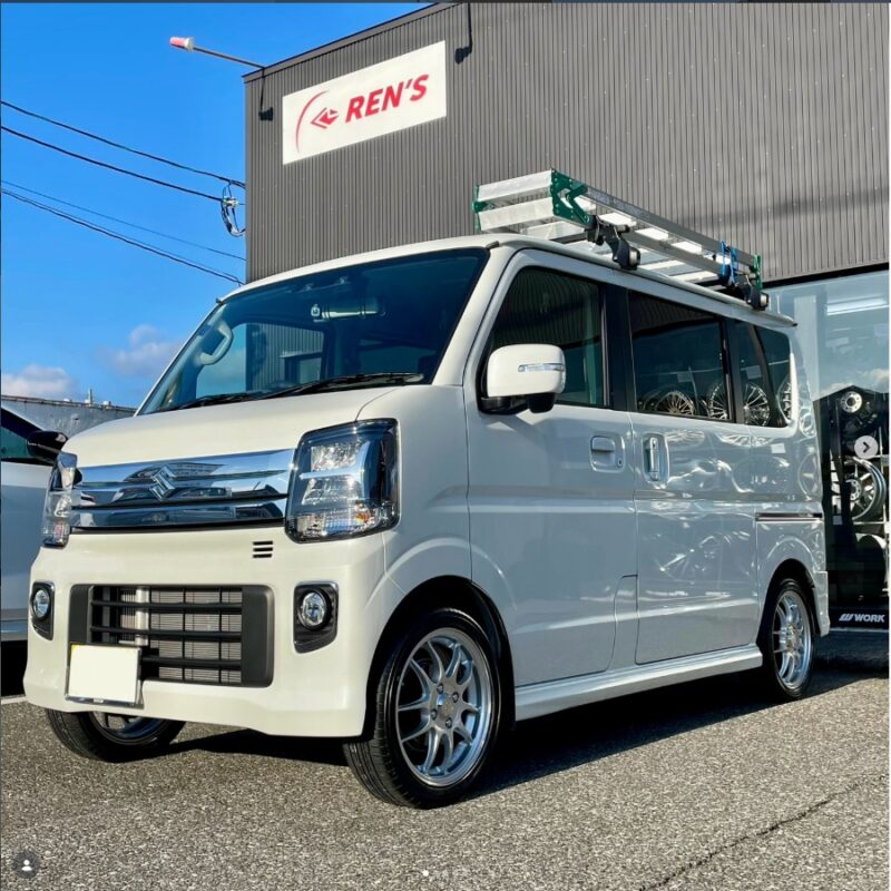 スズキ エブリィワゴン ×  ENKEI パフォーマンスラインPF01