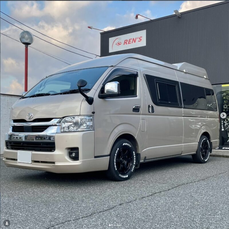 トヨタ ハイエース × RAYS グラムライツ57DR-X HD