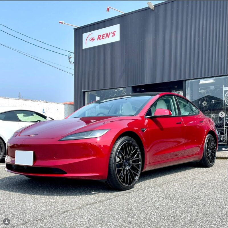 テスラ モデル3 × RAYS ホムラ2×10BD ブラッククリアエディション