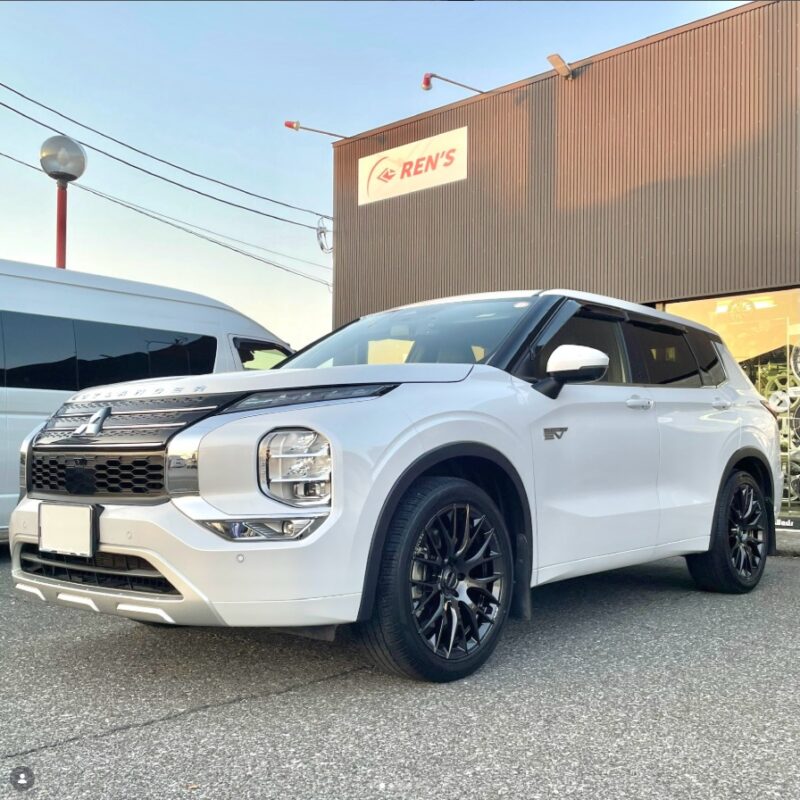アウトランダー PHEV × RAYS ホムラ2×9R